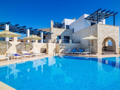 6-bedr deluxe villa PRVT heated pool stunning view