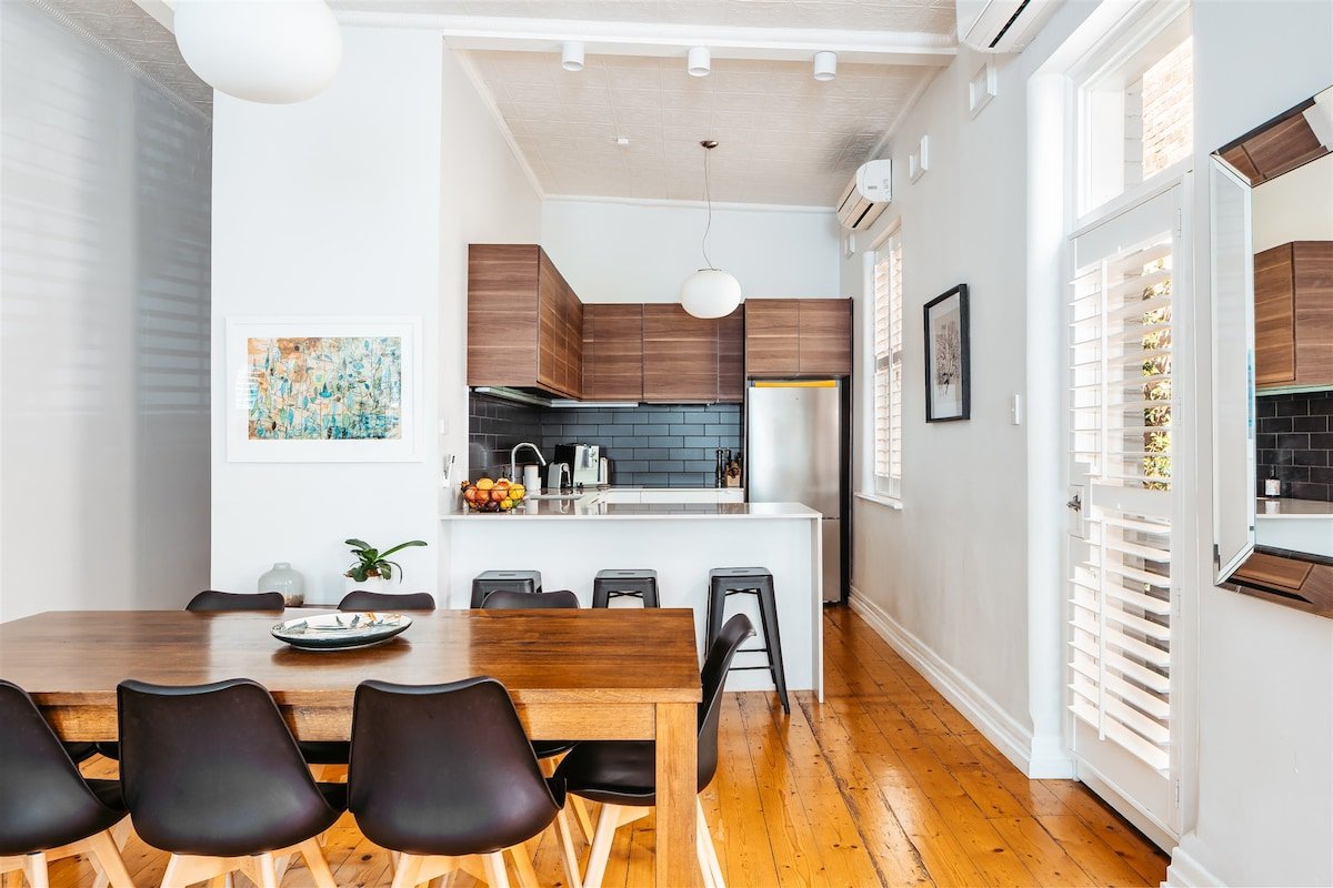 Heaven on Erin – Great MCG Location 4 BR Parking gallery image 4