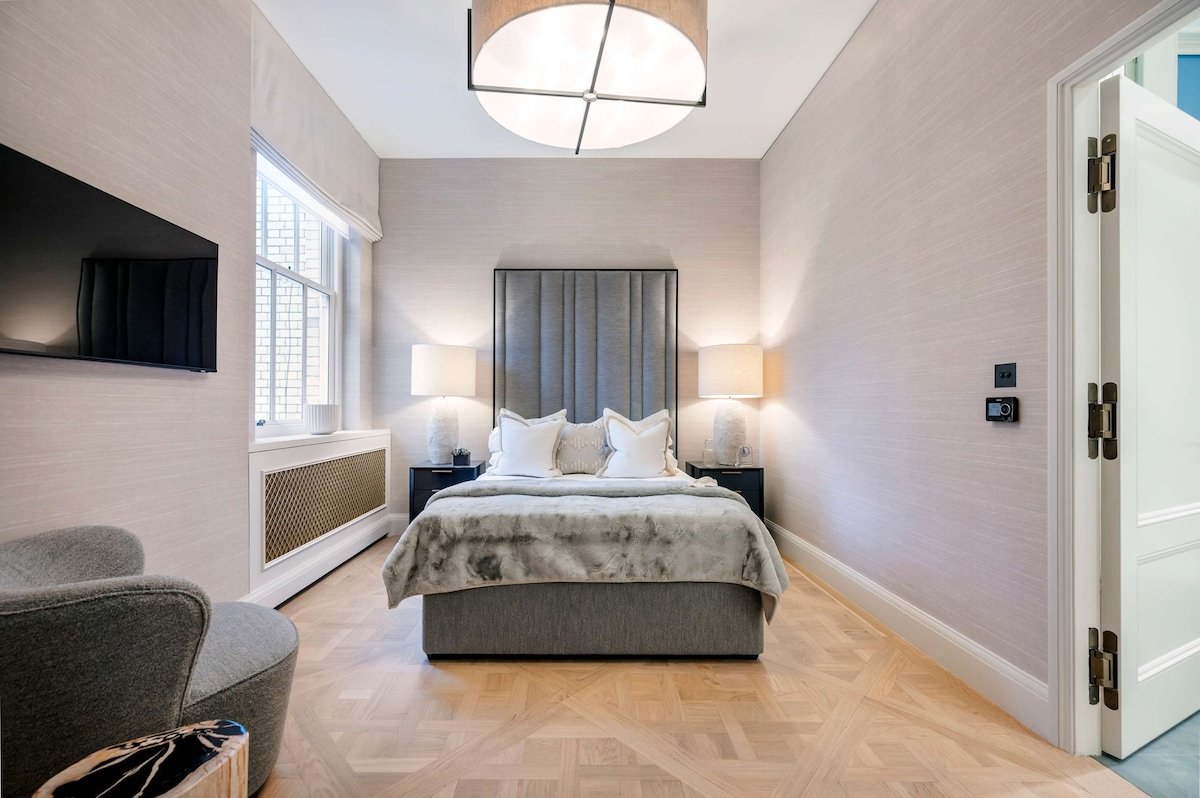 Exclusive two bedroom apartment in Mayfair gallery image 3