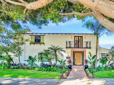Villa Encanto | Luxe 6BRs • Courtyard • Game Room