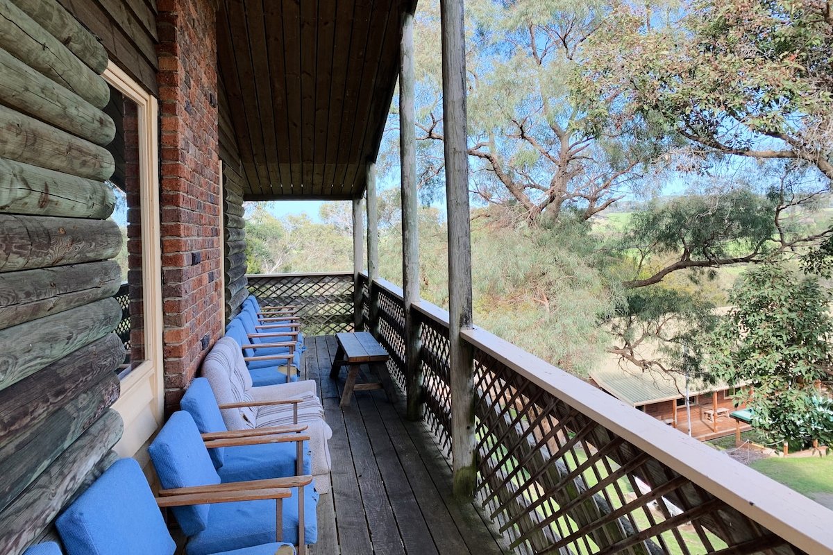 Family Group Lodge – Iluka Retreat – Warrawong gallery image 5