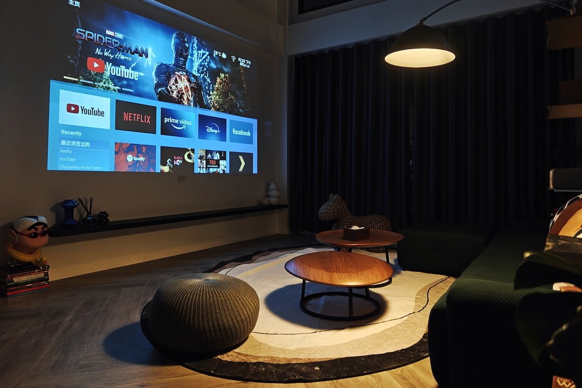 Modern 4-Story Villa: 110″ Projector & Free WiFi gallery image 3