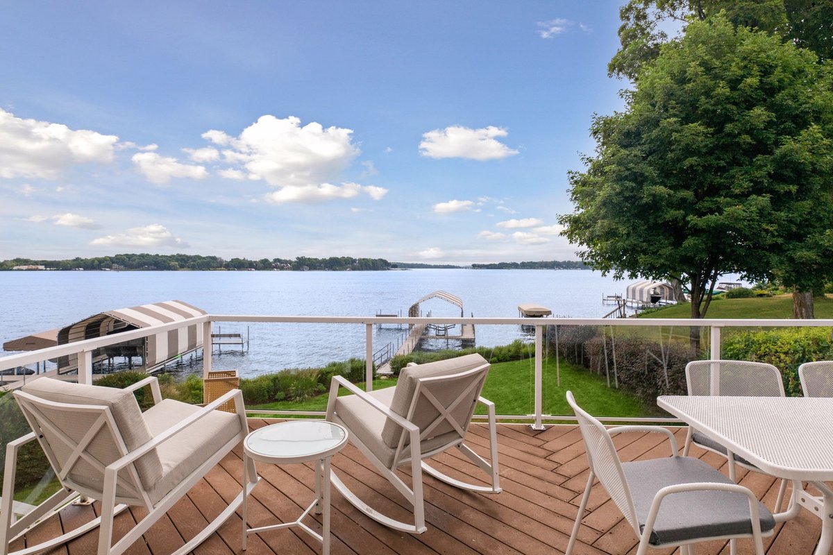 Crystal Bay Getaway | Lake Minnetonka Waterfront