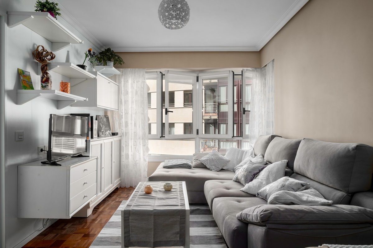 Gran piso en Gros, centrico y posibidad de parking gallery image 2