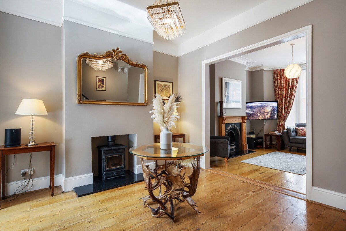 Central London house, easy walk to London Eye gallery image 3