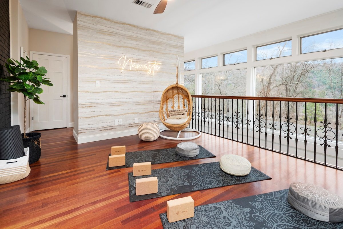 Mntn View, Hot Tub, Arcade, Yoga gallery image 5