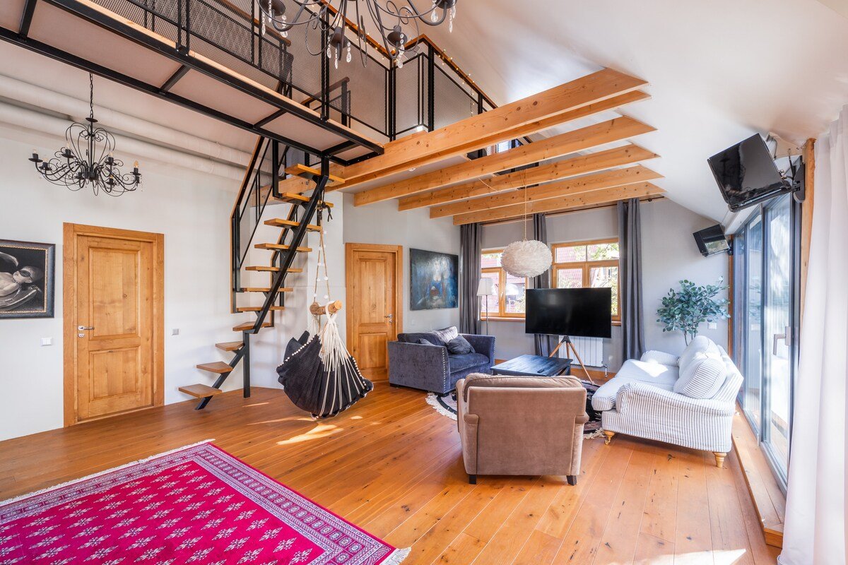 Cozy riverside penthouse gallery image 3