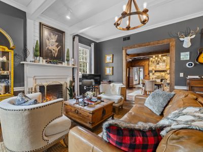 Hows Manor – Historical Luxury Farmhouse – 1840