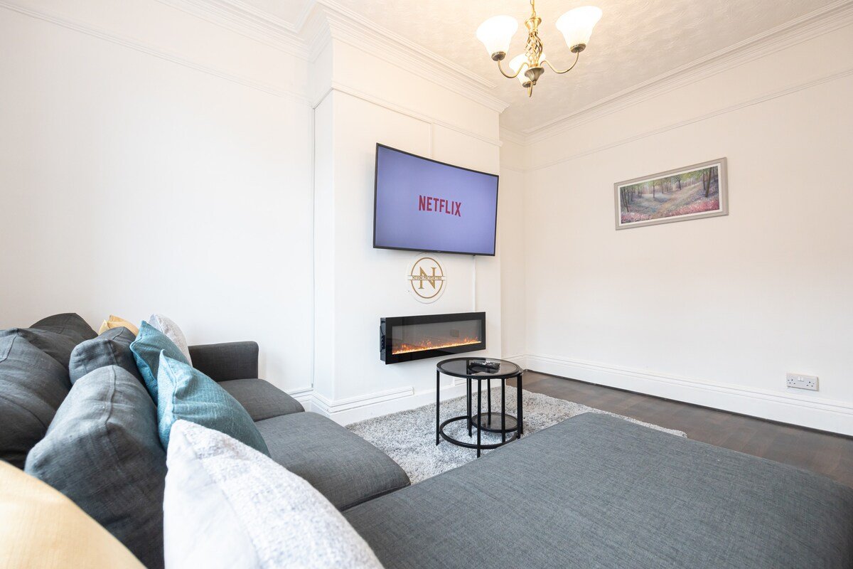 Old Trafford 3BR – Parking – WIFI – Sleeps 4 gallery image 5