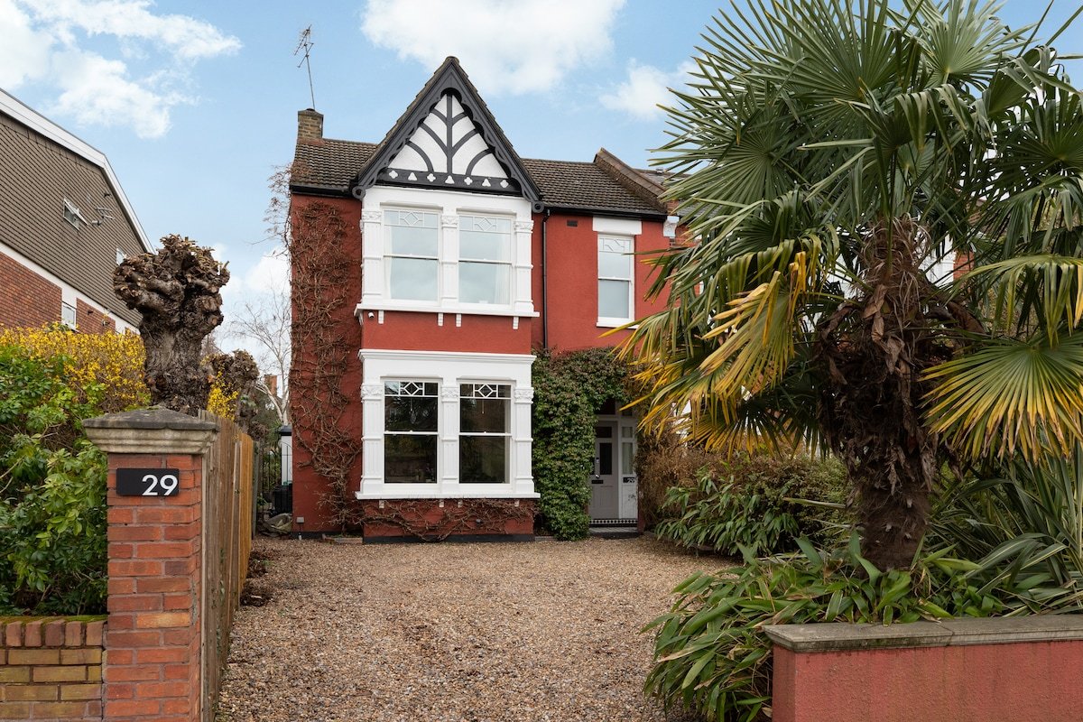 Spacious 4 dbl bedroom London home – sleeps 8 gallery image 5