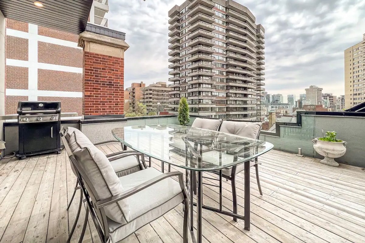 Luxurious Penthouse 4BR- Downtown Montreal gallery image 4