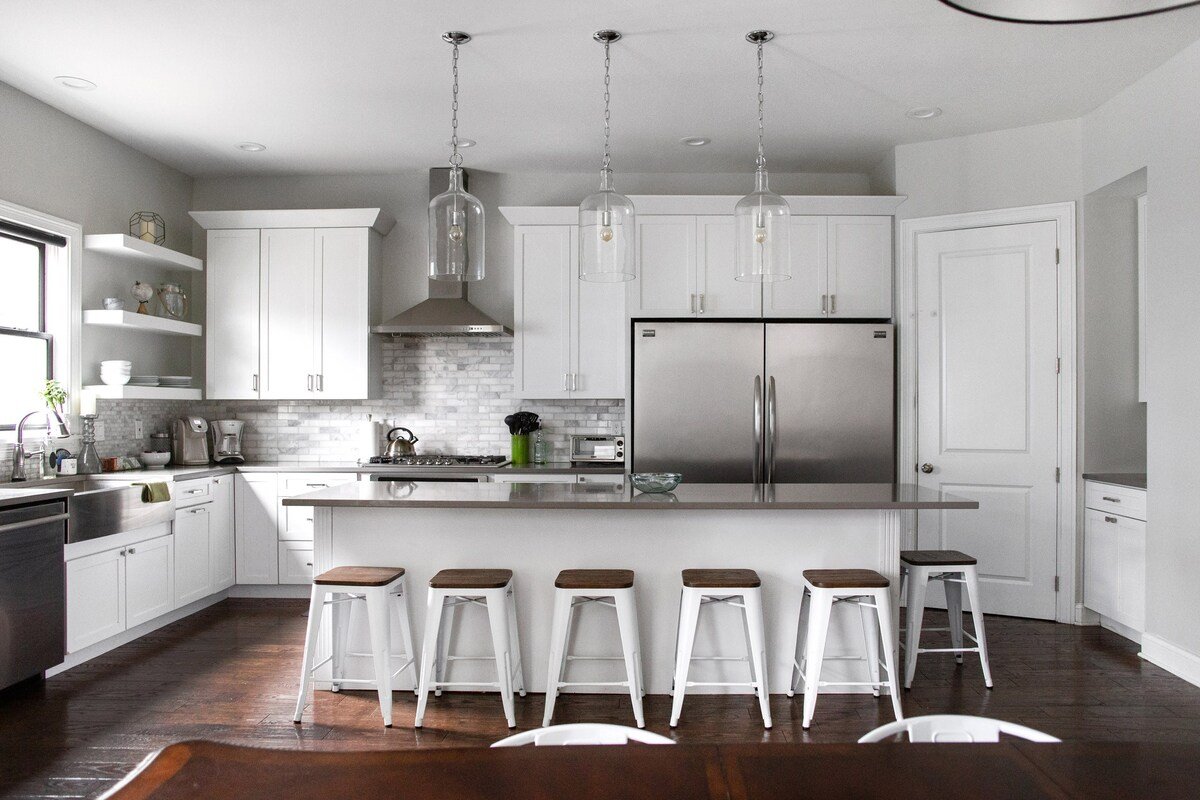 1stFL Suite | 5BR • Game Room • Parking • High St