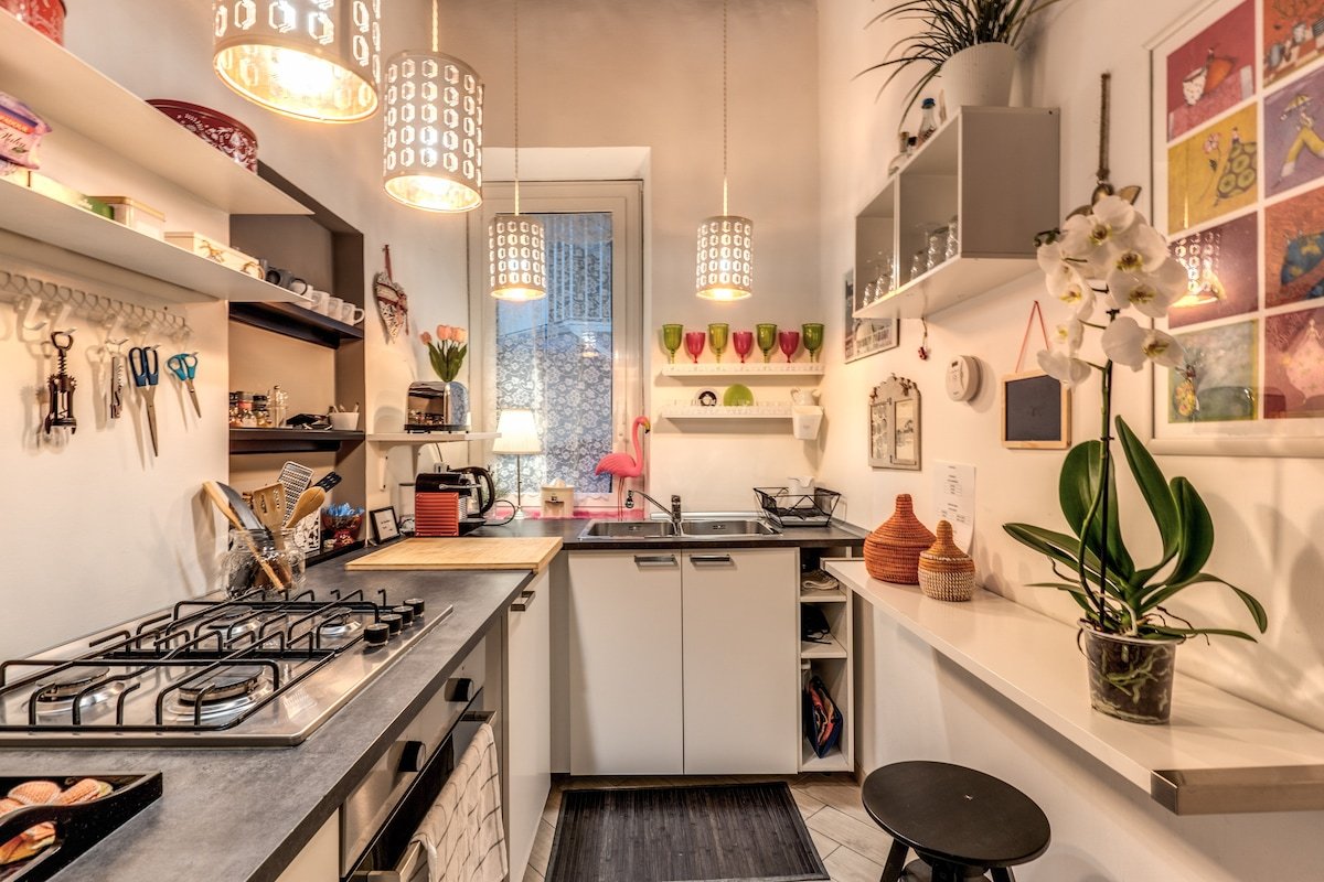 Stylish and Elegant Home in the Heart of Rome gallery image 5