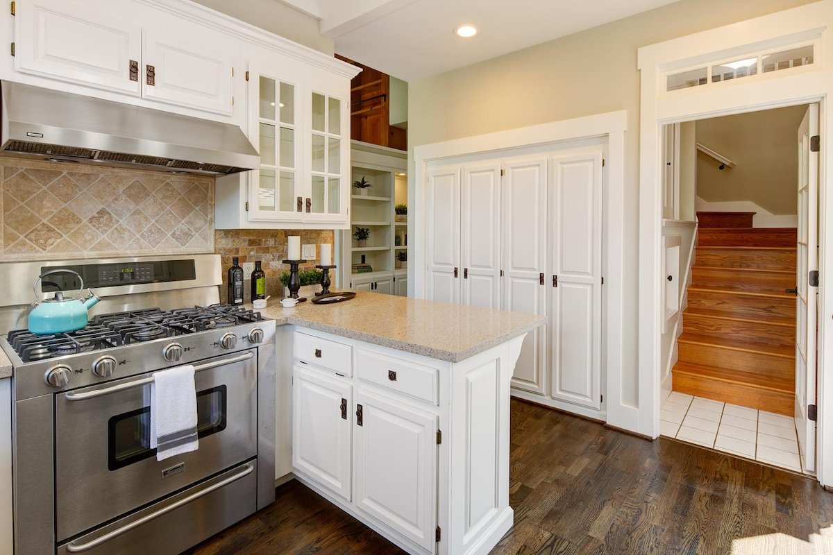 ⭐Luxurious Stunning Resort House Silicon Valley⭐ gallery image 3