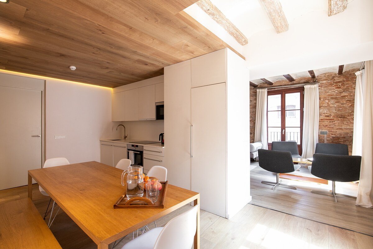 BEAUTIFUL THREE BEDROOM APARTMENT gallery image 4