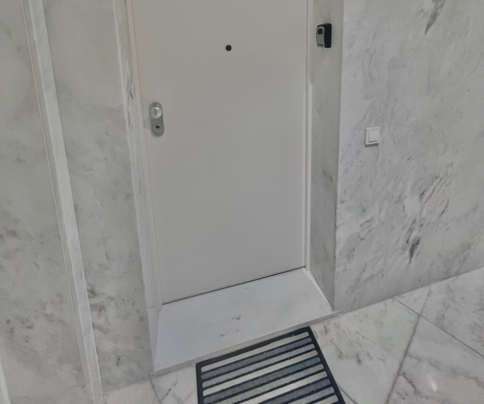 Stunning 4 bedroom apartment – fantastic location! gallery image 3