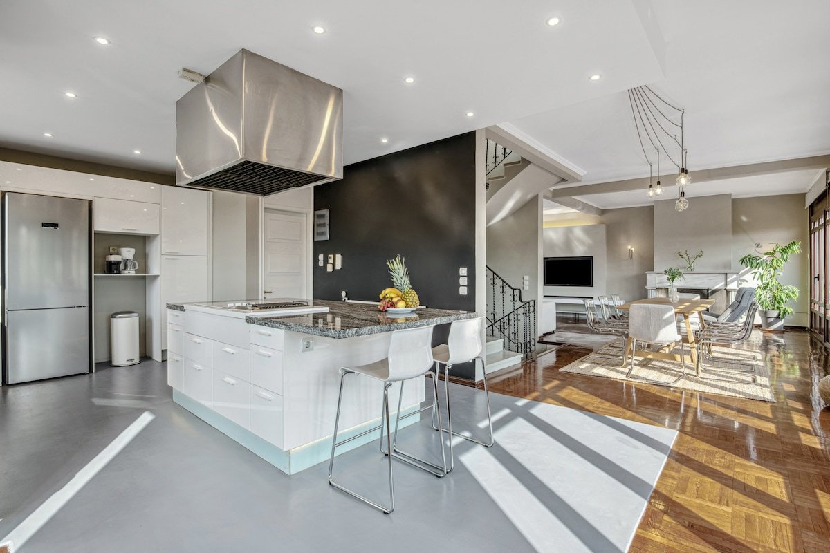 Acropolis Noir Penthouse gallery image 4