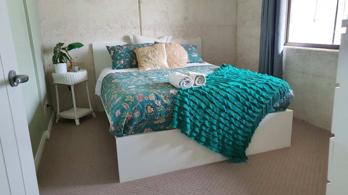 All Guest Rooms @ The Rock Garden B&B gallery image 4