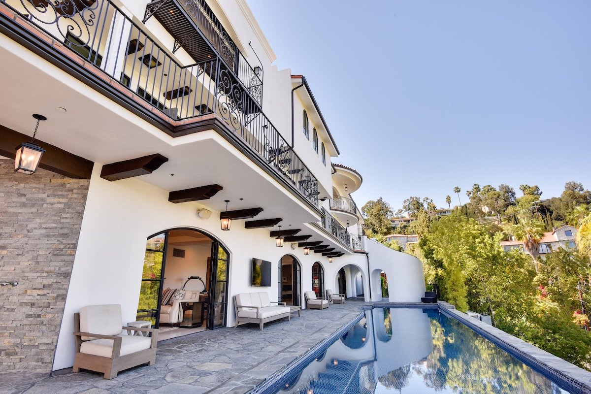 Hollywood Hills Luxury Resort Style Villa gallery image 4