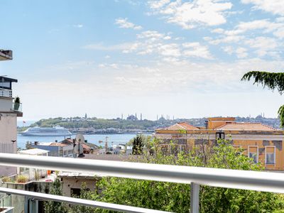 Two Bedroom Balcony w. Sea View in Cihangir (S13)