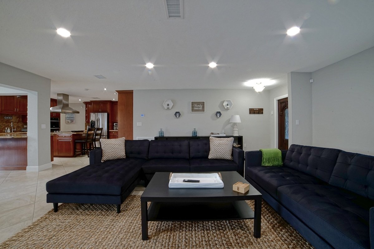 Renovated House w/ Heated Pool near the Downtown gallery image 5