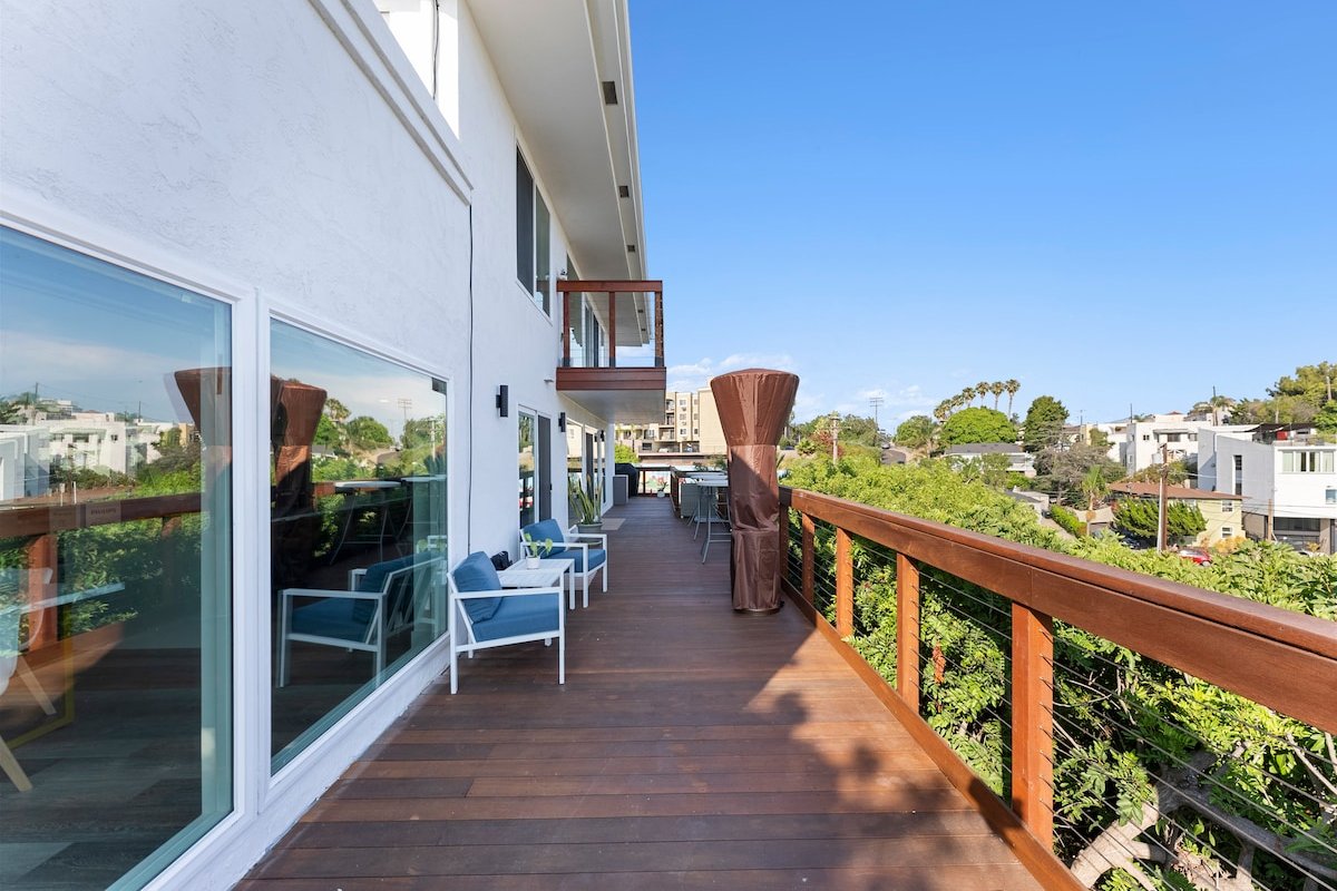 Luxury 7 BR Mission Hills Home with a View gallery image 4