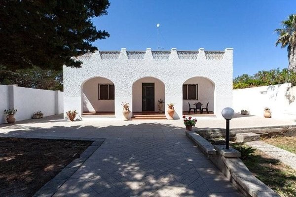 Salento Villa w/ Beach at 5 mins & Private Jacuzzi