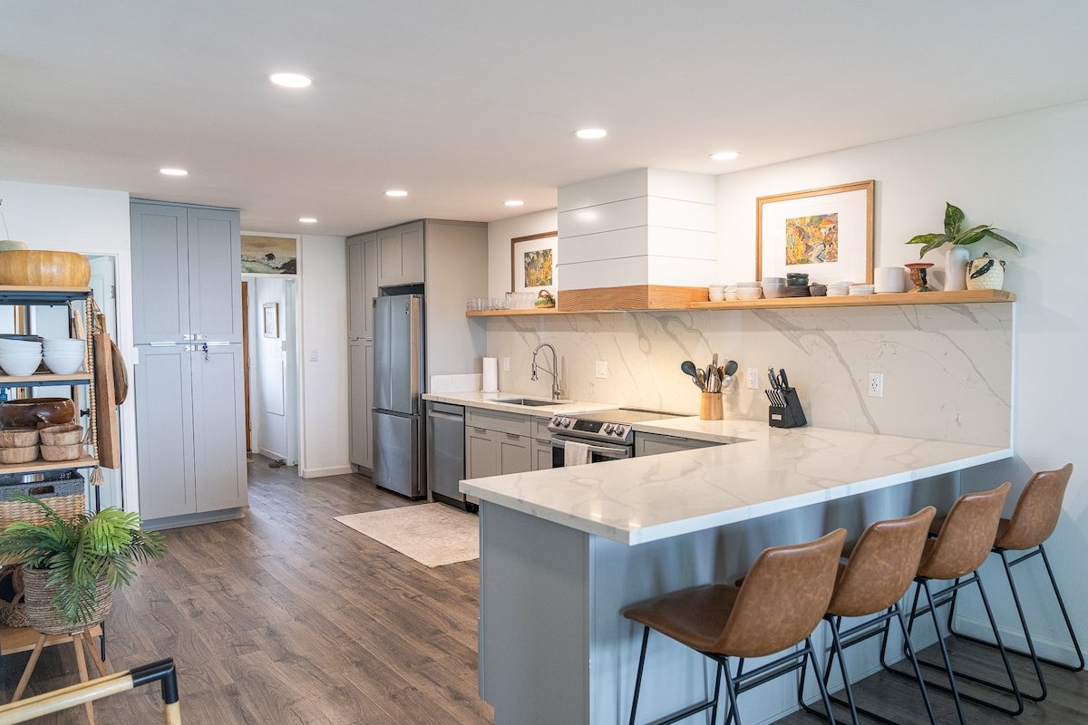 North Shore Beachfront Getaway gallery image 2