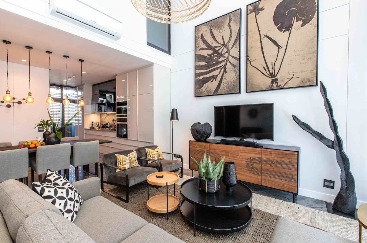 Upmarket Duplex Unit in the Heart of Sea Point (1) gallery image 5