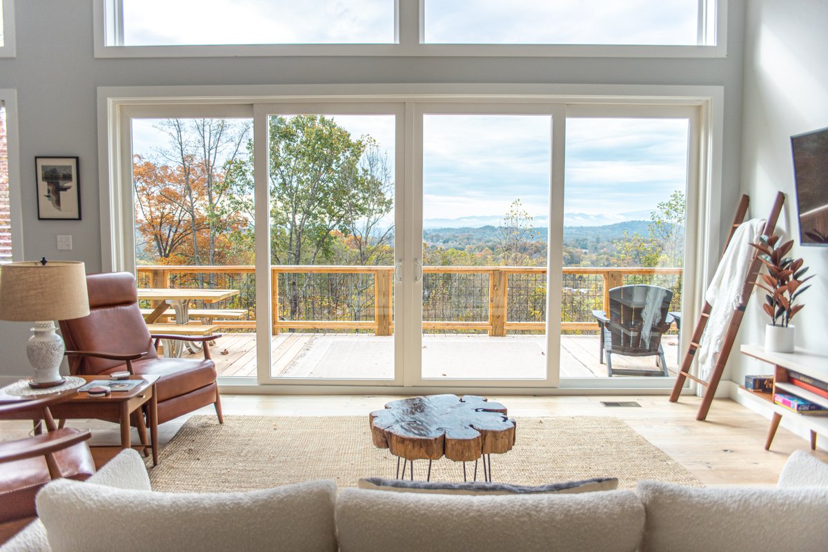 Modern home – Mtn views-4 miles to Downtown AVL