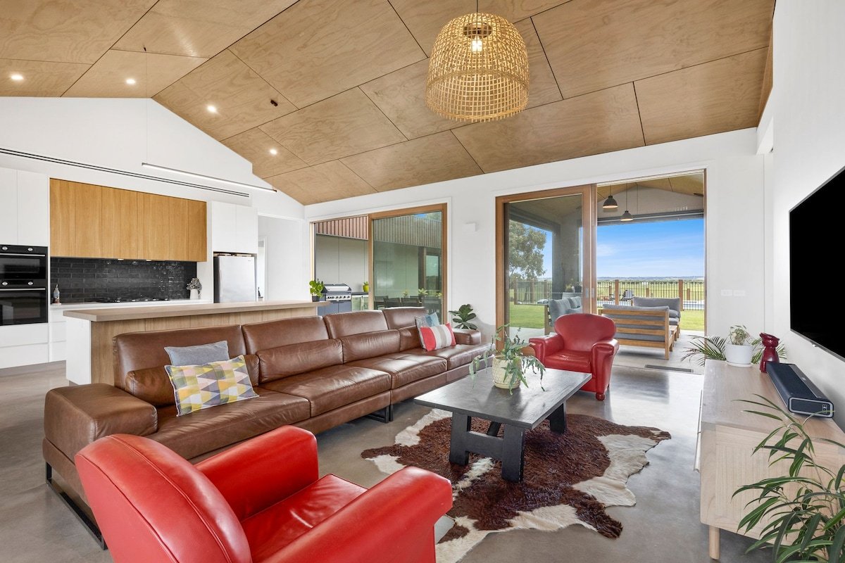 Country Views and Coastal Bliss gallery image 4