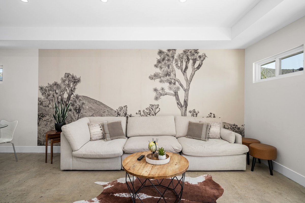 Cactus Cove: pool, game room, arcades, and firepit gallery image 5