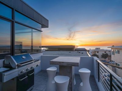 Ocean View | Steps to DT Manhattan Beach|King Beds