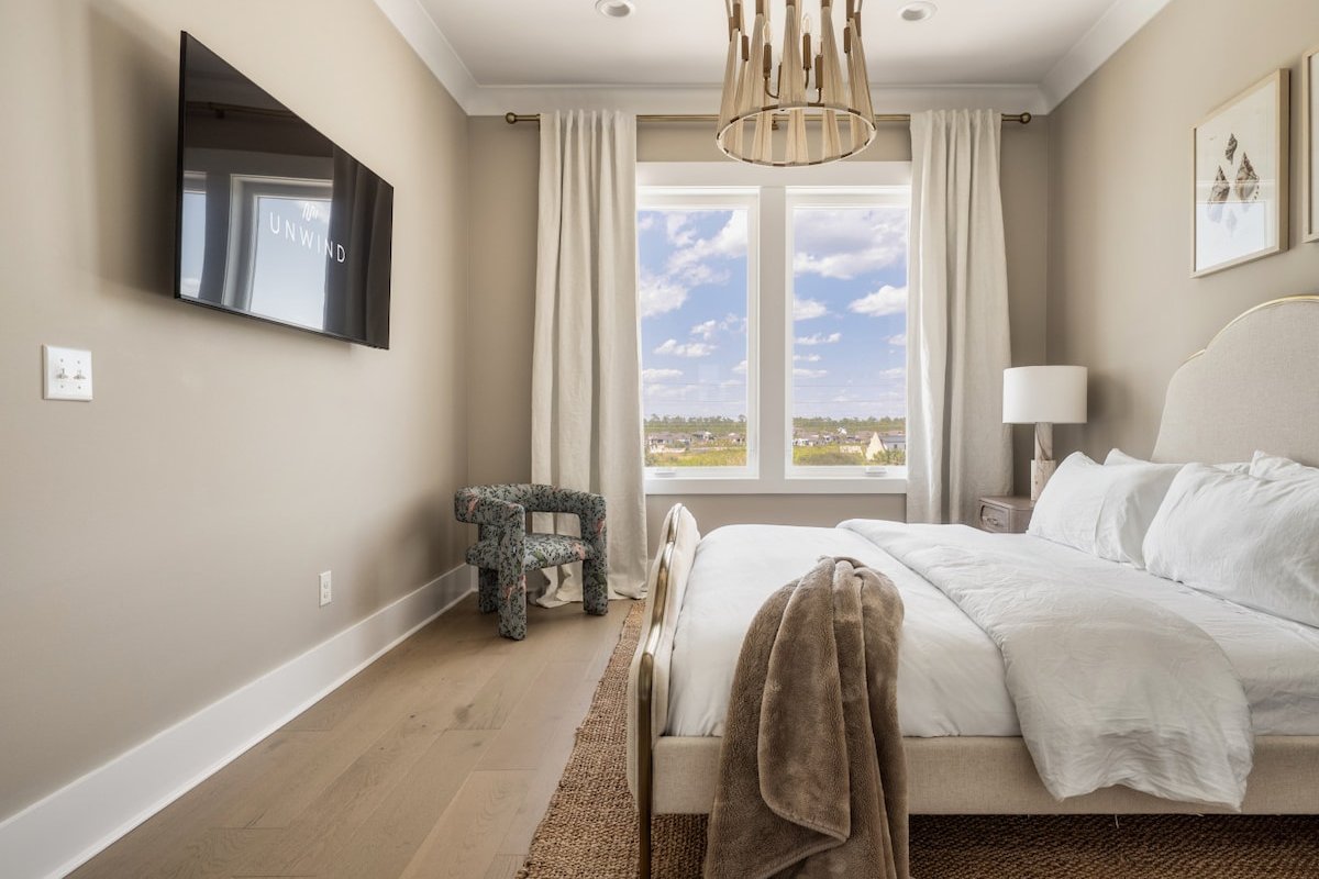 Whitecap – Beachfront Gem w/ Pool & Elevator gallery image 5