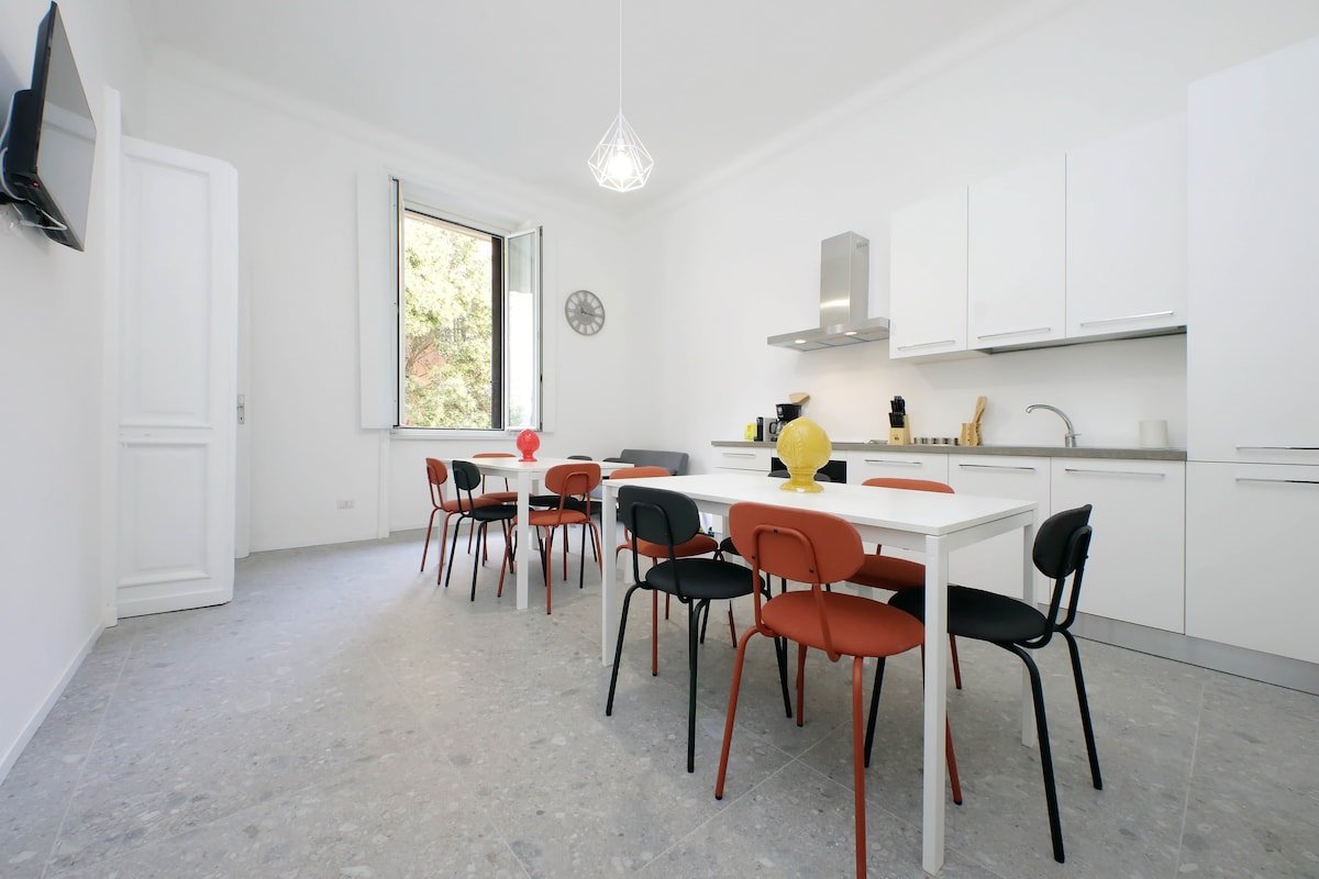 Grande appartamento Via del Corso (by Flatinrome) gallery image 3