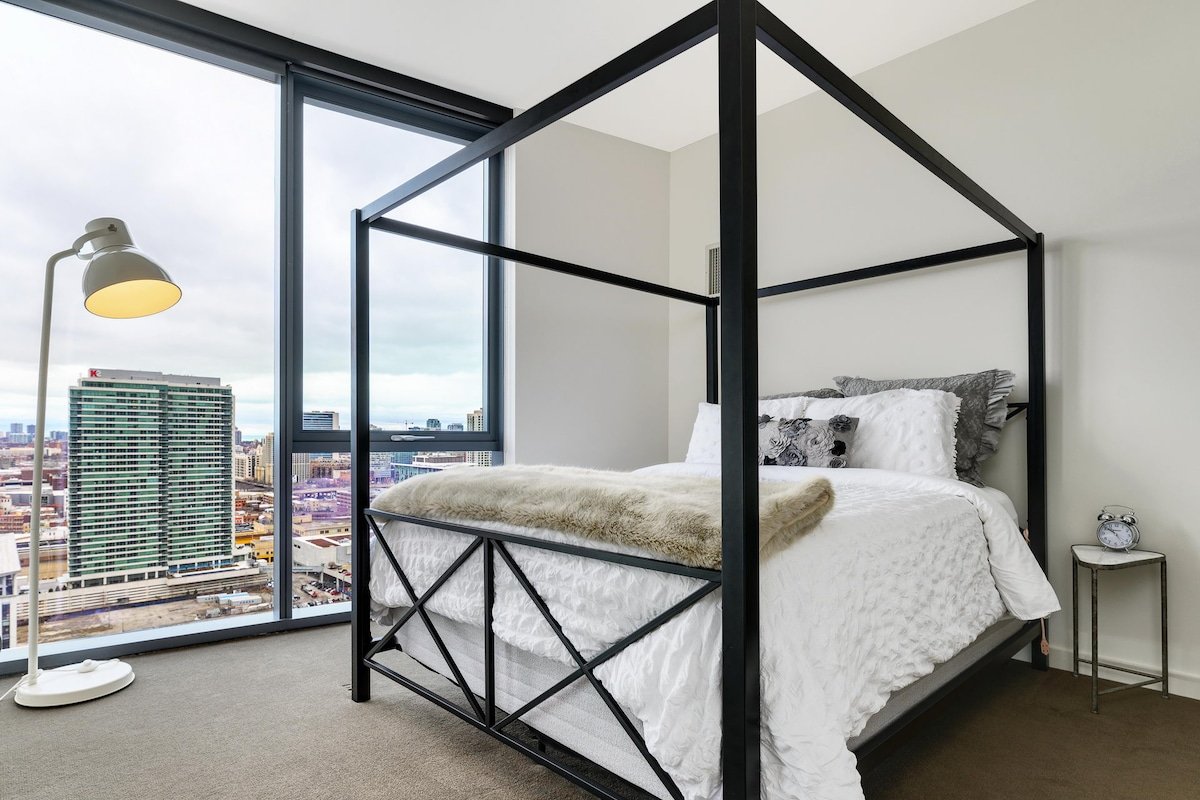 Lux Skyhouse West Loop w/Parking gallery image 4