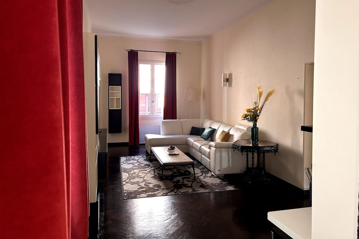 Piazza Maggiore Luxury Apartment gallery image 5