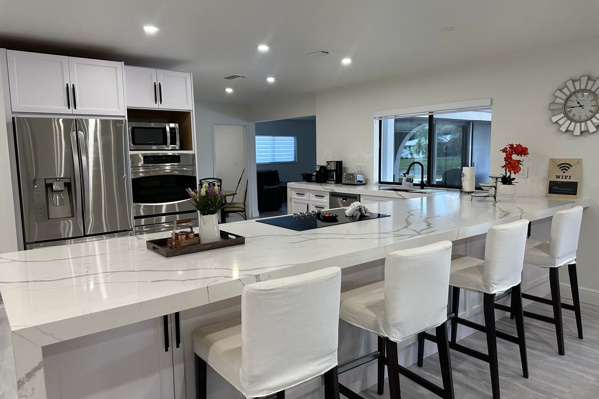 Casa Bella, Lux Pool Home,5 bedroom, 3 Bath