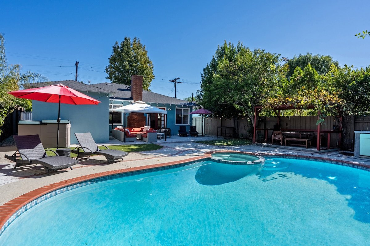 Charming 3BR Studio City Home with Pool & Backyard gallery image 2