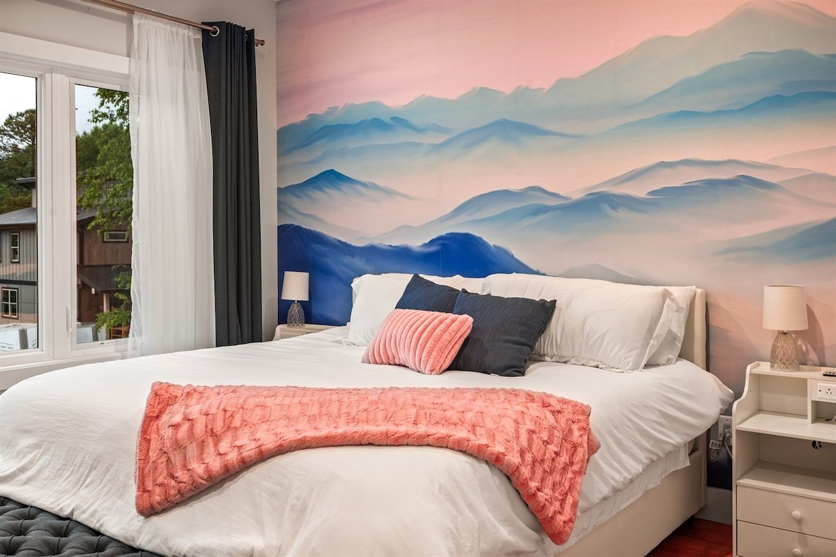 Game Room, Hot Tub, Cold Plunge, Sauna, Fire Pit gallery image 3