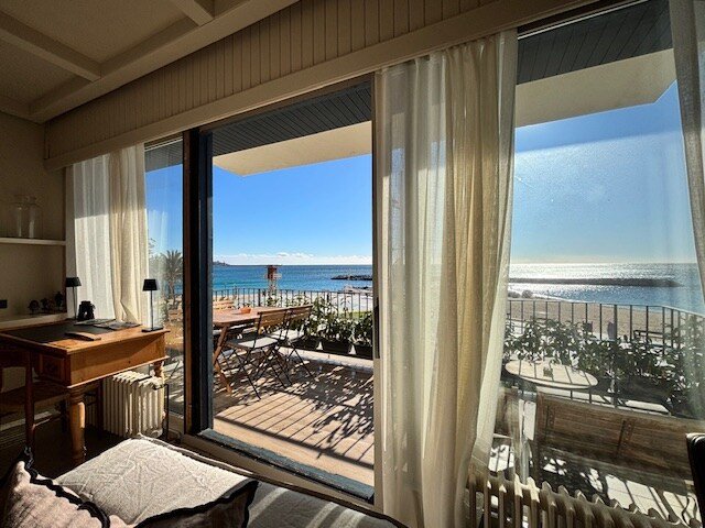 Blaudenit: Un balcón al mar gallery image 4