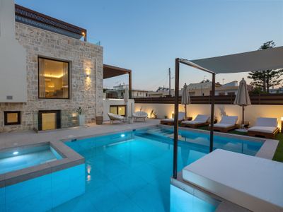 Amara II – walking distance to the beach & shops!