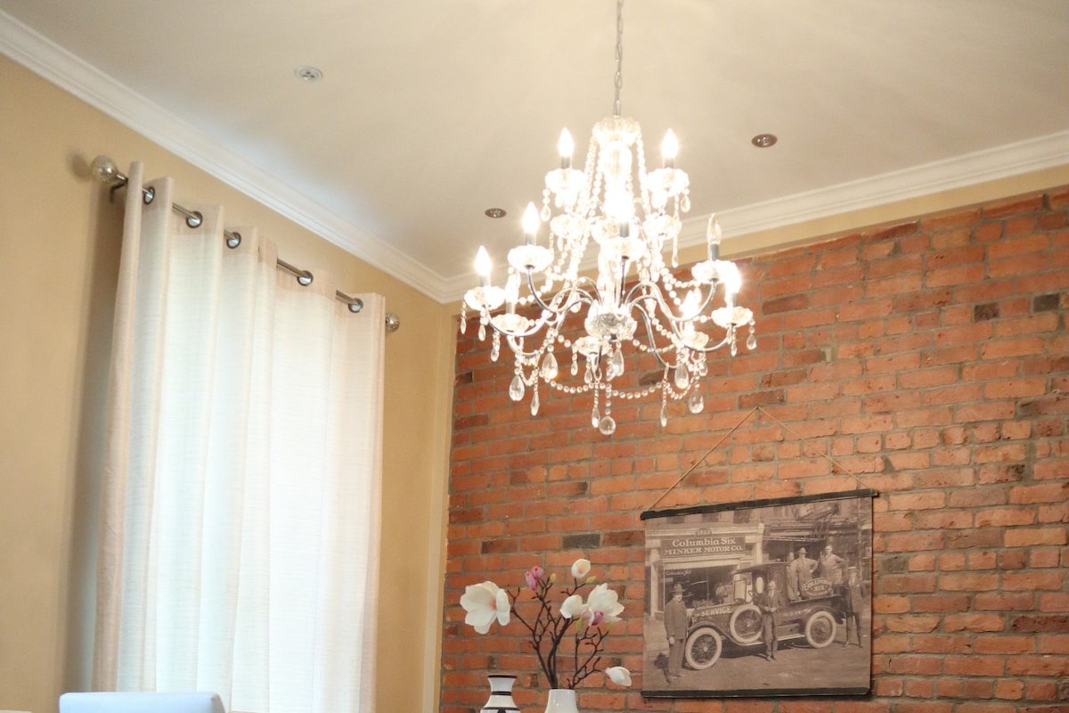 Heart of downtown, indoor garage gallery image 4