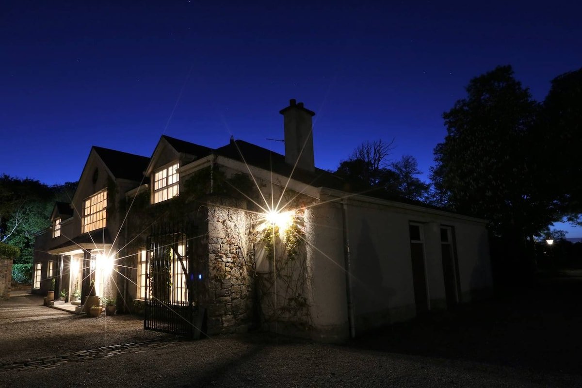 Rare Opportunity to stay on Unique Private Estate gallery image 4