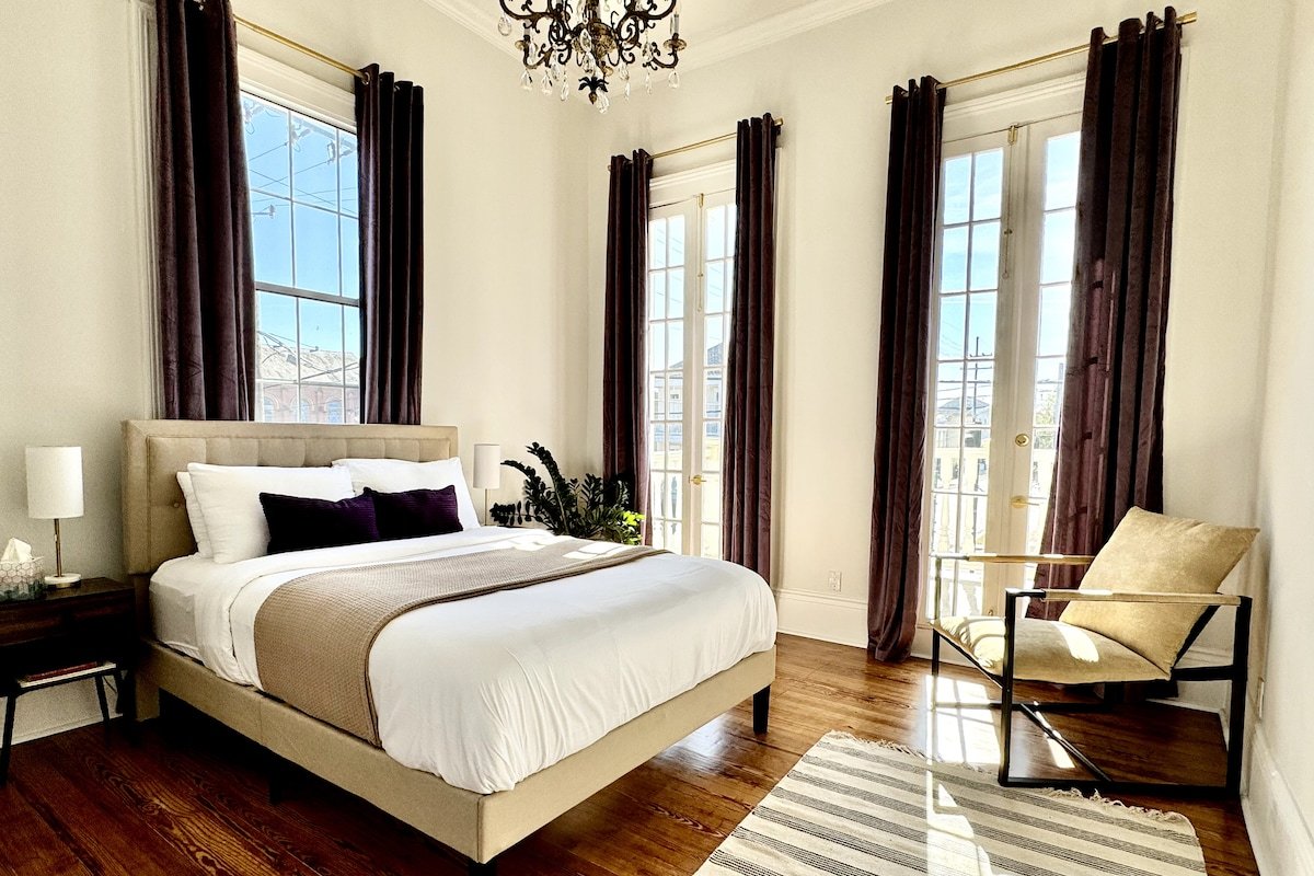 Elegant Garden District 4BR Home gallery image 5