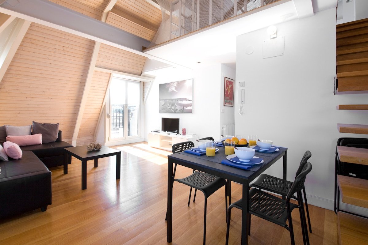 Atico duplex centrico con parking incluido gallery image 2