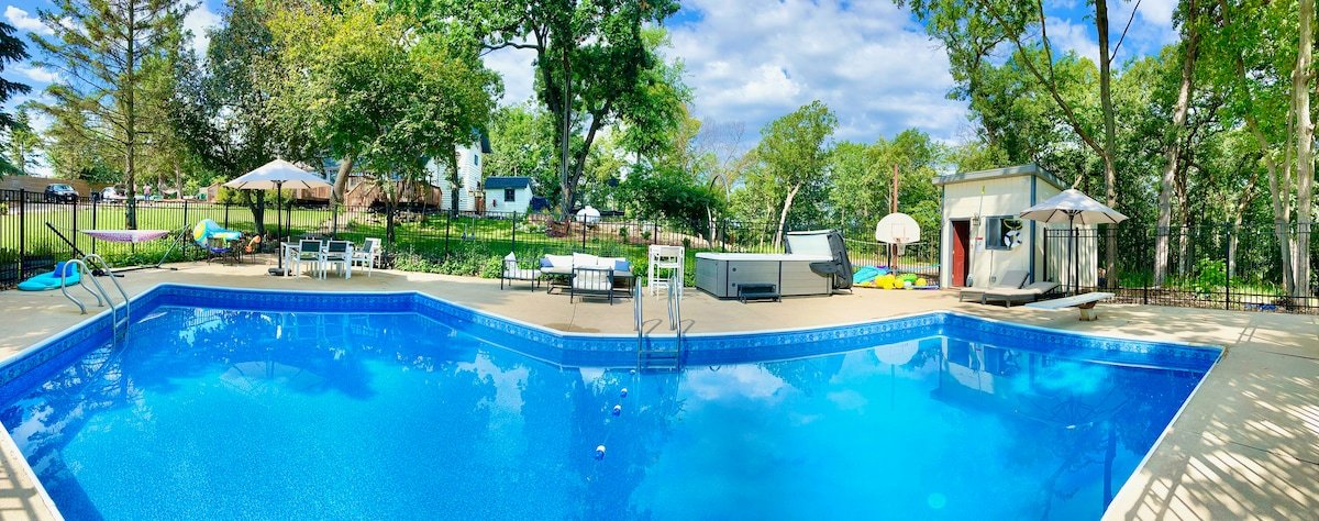 Rustic Farmhouse with Sweeping Forest Views gallery image 3