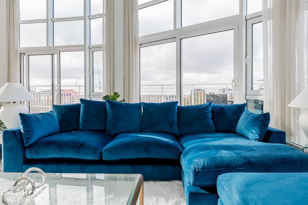 Amazing 3 Bed Penthouse with River Views & Parking gallery image 5