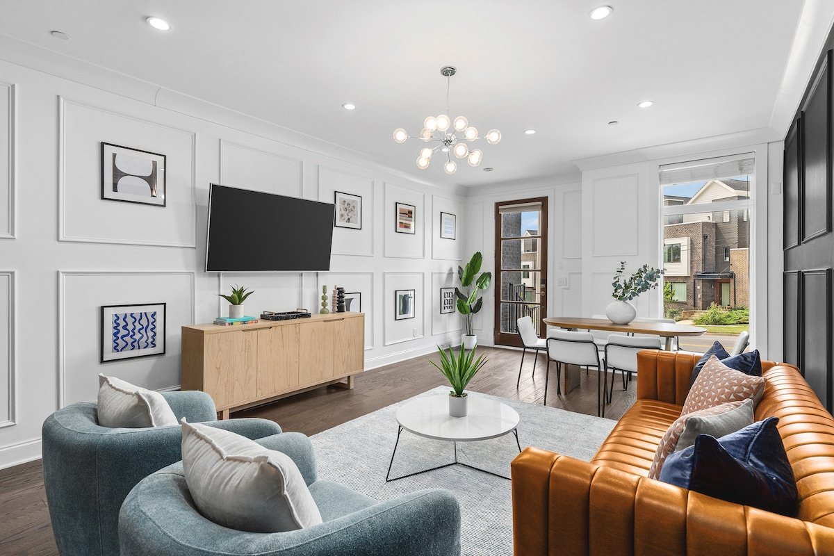 Rooftop Deck & Garage Walk 12 South, Restaurants gallery image 2