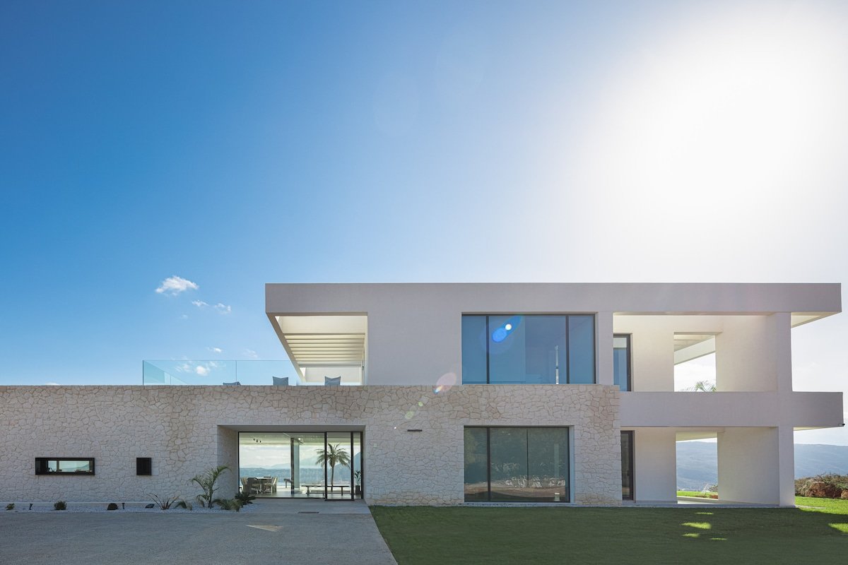 Escape the Ordinary & Embrace a Fantasy by etouri gallery image 5